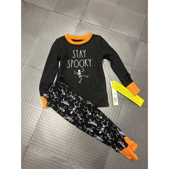 RAE DUNN 2T TODDLER HALLOWEEN PAJAMAS NWT SKELETON - Picture 1 of 5
